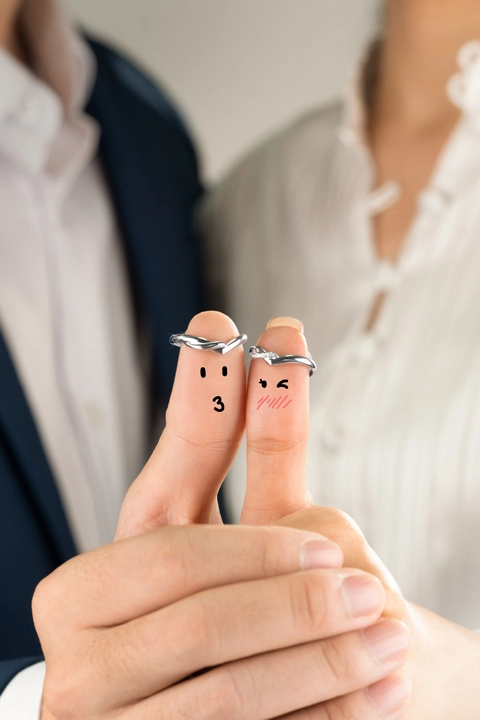 Nhẫn cưới vàng 9999 là gì? Cần lưu ý gì khi chọn mua nhẫn cưới vàng 9999